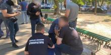 Фото новости: Инспектора Одесской таможни задержали при получении взятки за ввоз автомобилей Свежие новости: Инспектора Одесской таможни задержали при получении взятки за ввоз автомобилей