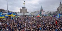 Свежие новости: На Майдане начали ставить палатки: полиция пытается препятствовать