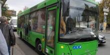 Фото новости: В Николаеве зеленый автобус зажал дверью женщину и протащил несколько метров Свежие новости: В Николаеве зеленый автобус зажал дверью женщину и протащил несколько метров