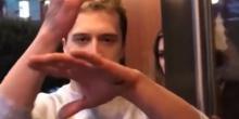 Свежие новости: ВИДЕО: В Николаеве парень покурил косяк прямо в горсовете