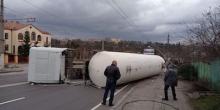 Фото новости: В Житомире перевернулась автоцистерна с газом: жителей эвакуировали Свежие новости: В Житомире перевернулась автоцистерна с газом: жителей эвакуировали