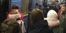 Свежие новости: В киевском метро пьяный мужчина упал на рельсы