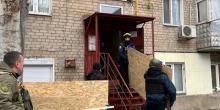Свежие новости: Поліція та рятувальники ліквідовують наслідки щоденних обстрілів Херсону