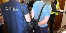 Фото новости: Поліція затримала афериста, який за ₴2 мільйони продав мерії Южноукраїнська «гуманітарні» позашляховики Свежие новости: Поліція затримала афериста, який за ₴2 мільйони продав мерії Южноукраїнська «гуманітарні» позашляховики