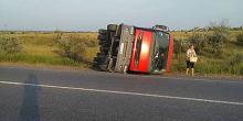 Свежие новости: Под Николаевом фура вылетела в кювет и перевернулась
