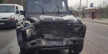 Свежие новости: У Києві п'яний автомийник викрав Mercedes і протаранив авто на світлофорі