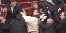 Фото новости: Дерущиеся украинские нардепы попали в рекламу бельгийского театра Свежие новости: Дерущиеся украинские нардепы попали в рекламу бельгийского театра