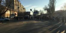Свежие новости: Жители Одессы перекрыли улицу из-за отключения отопления