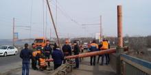Свежие новости: ВИДЕО: На Ингульском мосту в Николаеве упала троллейбусная опора