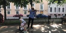 Свежие новости: В Одессе известный скрипач притворился уличным музыкантом и собрал 95 гривен