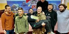 Свежие новости: Победители «Лиги смеха» выступили для очаковских «морских котиков»