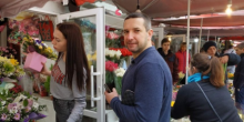 Свежие новости: На цветочном рынке в Николаеве ажиотаж — можно встретить вип-персон