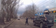 Свежие новости: ВИДЕО: Николаевский водитель показал, как пешеходы едва не устроили массовое ДТП