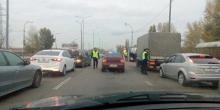 Фото новости: На въезде в Киев полиция ищет взрывчатку в автомобилях Свежие новости: На въезде в Киев полиция ищет взрывчатку в автомобилях