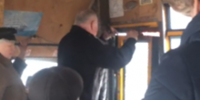 Свежие новости: ВИДЕО: В Николаеве в маршрутке во время перевозки пассажиров отвалилась дверь