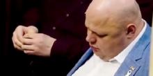 Фото новости: ВИДЕО: Нардеп от Слуги народа Стефанчук уснул в Раде Свежие новости: ВИДЕО: Нардеп от Слуги народа Стефанчук уснул в Раде