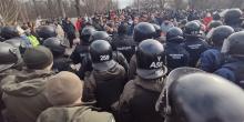 Фото новости: ВИДЕО: В Новых Санжарах на Полтавщине правоохранители начали зачистку протестующих Свежие новости: ВИДЕО: В Новых Санжарах на Полтавщине правоохранители начали зачистку протестующих