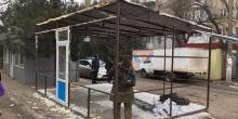 Фото новости: По ул. Молодогвардейской начали демонтировать незаконно установленный МАФ Свежие новости: По ул. Молодогвардейской начали демонтировать незаконно установленный МАФ