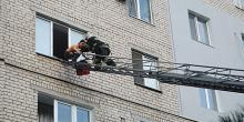 Свежие новости: В Николаеве женщина пыталась спустится с четвертого этажа на самодельной веревке – на помощь приехали спасатели