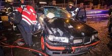 Свежие новости: В Киеве «Daewoo» врезался в «BMW», который хотел «проскочить» на красный – пассажирку вырезали спасатели