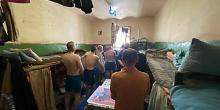 Свежие новости: В Хмельницкой области инспектор местного СИЗО пытался пронести в изолятор наркотики – его отправили под домашний арест