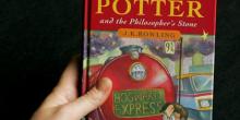 Свежие новости: Первое издание книги о Гарри Поттере продали на аукционе за 74 тысячи долларов