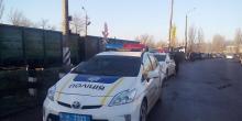 Свежие новости: В Николаеве грузовой поезд на переезде снес «КамАЗ»