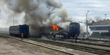 Фото Росіяни поцілили в пасажирський потяг у Миколаєві: є поранений