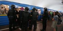Свежие новости: Падение парня на рельсы метро в Киеве: подробности ЧП