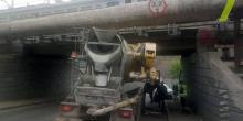 Свежие новости: В Одессе бетономешалка врезалась в мост