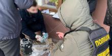 Свежие новости: В Украине поймали дилера с посылкой психотропов на полмиллиона гривен