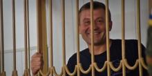 Фото новости: ВИДЕО: Суд уже третий день пытается продлить меру пресечения «авторитетному бизнесмену» Титову Свежие новости: ВИДЕО: Суд уже третий день пытается продлить меру пресечения «авторитетному бизнесмену» Титову