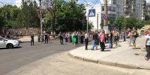 Фото новости: В Николаеве жильцы общежитий КП «Гуртожиток» перекрыли улицу Карпенко Свежие новости: В Николаеве жильцы общежитий КП «Гуртожиток» перекрыли улицу Карпенко