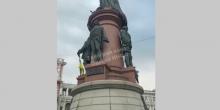 Свежие новости: В Одесі розмалювали пам'ятник російській імператриці, яку порівняли з Путіним