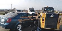 Свежие новости: В Николаеве автомобиль врезался в бульдозер-погрузчик