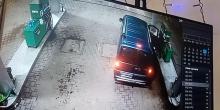 Свежие новости: В Николаеве водитель минивэна специально заехал на заправку, чтобы его пассажир украл омыватель для стекла