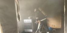 Свежие новости: На Николаевщине спасатели вывели из задымленной кухни пожилую женщину – пожар случился из-за сушки полотенца над плитой