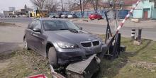 Свежие новости: В Николаеве на ж/д переезде BMW врезалась в шлагбаум