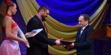 Фото новости: Міський голова Віталій Луков отримав Подяку від Прем'єр-міністра України Свежие новости: Міський голова Віталій Луков отримав Подяку від Прем'єр-міністра України
