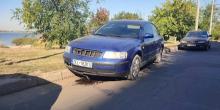 Фото новости: В Николаеве пьяная компания на авто врезалась в бордюр Свежие новости: В Николаеве пьяная компания на авто врезалась в бордюр
