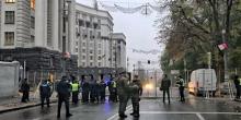 Фото новости: В Киеве возле Рады прогремели несколько  Свежие новости: В Киеве возле Рады прогремели несколько