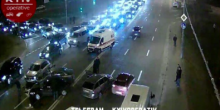 Фото новости: ВИДЕО. Беременная женщина пострадала в масштабном ДТП в Киеве Свежие новости: ВИДЕО. Беременная женщина пострадала в масштабном ДТП в Киеве
