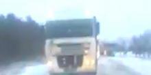 Свежие новости: ВИДЕО: На трассе Н-11 возле Баштанки застряли 15 большегрузов