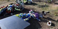 Свежие новости: У Первомайську невідомі скоїли наругу над могилами загиблих на війні військовослужбовців