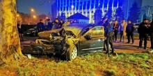 Свежие новости: Кровавое ДТП в Одессе: военнослужащий на большой скорости врезался в дерево