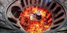Фото новости: ОНЛАЙН-ТРАНСЛЯЦИЯ: В Иерусалиме тысячи паломников ждут схождение Благодатного огня Свежие новости: ОНЛАЙН-ТРАНСЛЯЦИЯ: В Иерусалиме тысячи паломников ждут схождение Благодатного огня