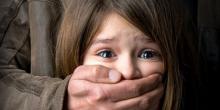 Фото новости: Под Киевом россиянин в течение года развращал 7-летнюю дочь своего друга Свежие новости: Под Киевом россиянин в течение года развращал 7-летнюю дочь своего друга
