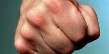 Фото новости: В Николаеве полицейские задержали злоумышленника, который на автовокзале избил мужчину Свежие новости: В Николаеве полицейские задержали злоумышленника, который на автовокзале избил мужчину