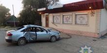 Фото новости: Под Одессой авто протаранило магазин - погиб пассажир Свежие новости: Под Одессой авто протаранило магазин - погиб пассажир