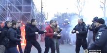 Фото новости: Прорыв к Порошенко в Черкассах: пострадавших полицейских уже 22 Свежие новости: Прорыв к Порошенко в Черкассах: пострадавших полицейских уже 22